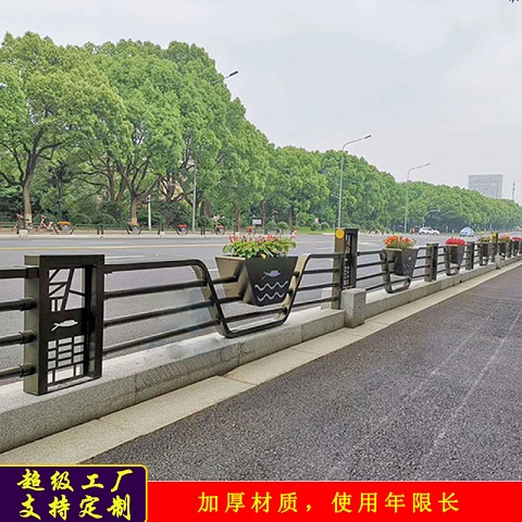 城市道路中央隔离栏 市政花箱护栏 景观文化花箱道路护栏哪儿卖