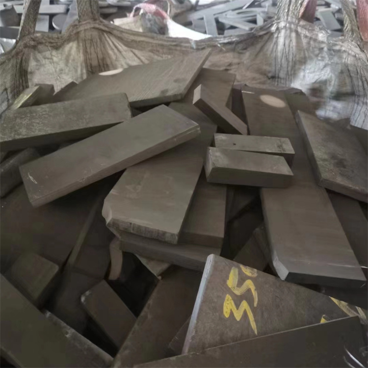废石墨回收废旧石墨块 钢厂用废石墨电极