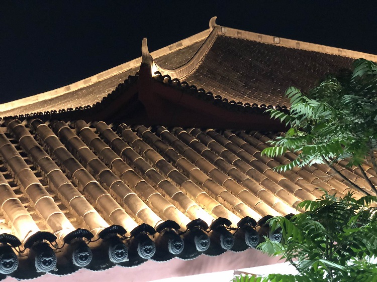 屋顶投灯月牙瓦片灯  伍亿照明 支持定制
