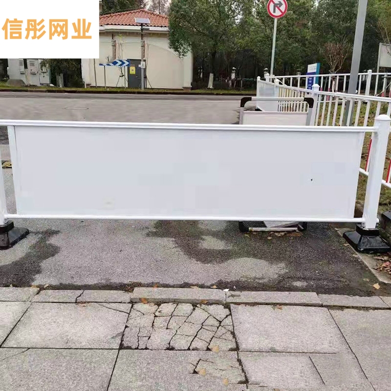 市政广告板护栏 小区宣传语隔离护栏 人行道防护栏 机车分流栏