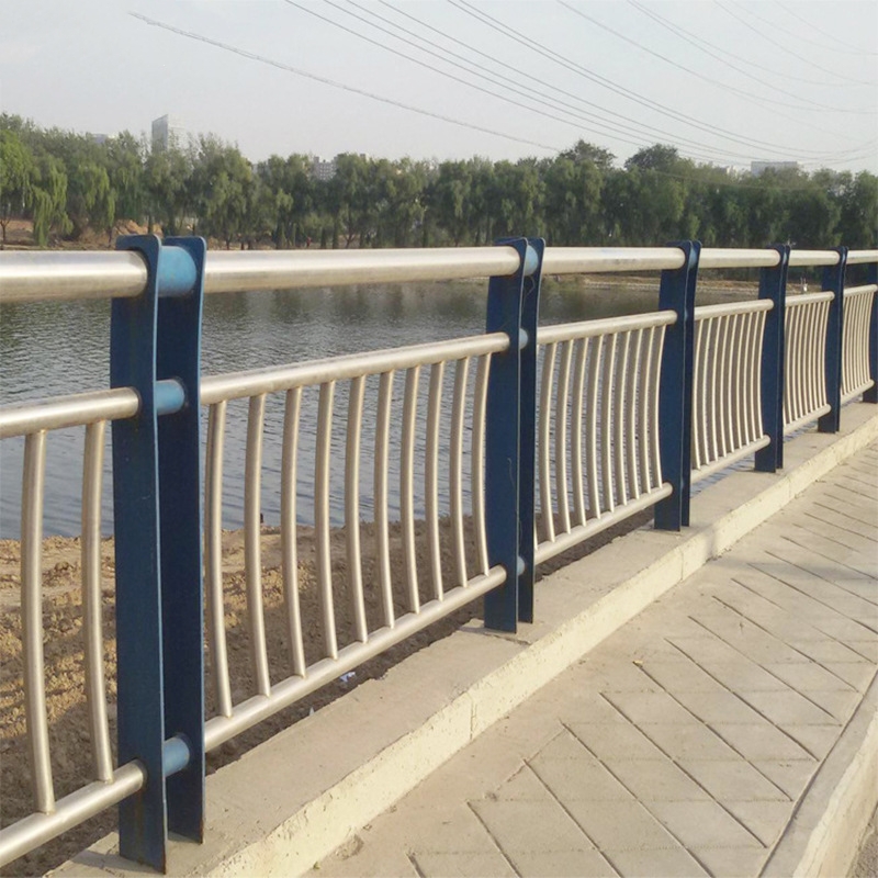 桥梁防撞护栏 不锈钢桥梁护栏 河道景观护栏多少钱 人行道防护栏