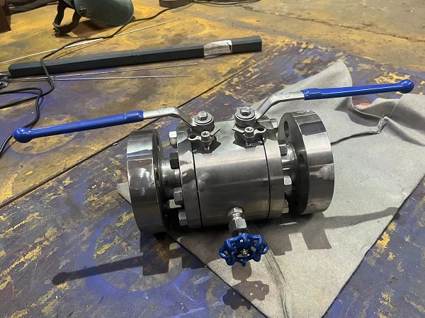 碳钢/不锈钢 DBB双堵塞双排放高压双联球阀