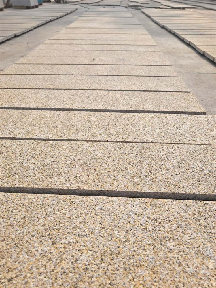 仿花岗岩 不褪色易打理 黄锈石 实用性强 质地坚硬