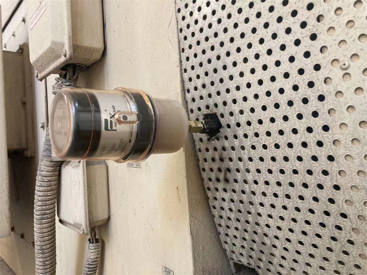 单点自动注油器 单点加脂器 电厂水泵电机轴承 光伏风机轴承座加脂