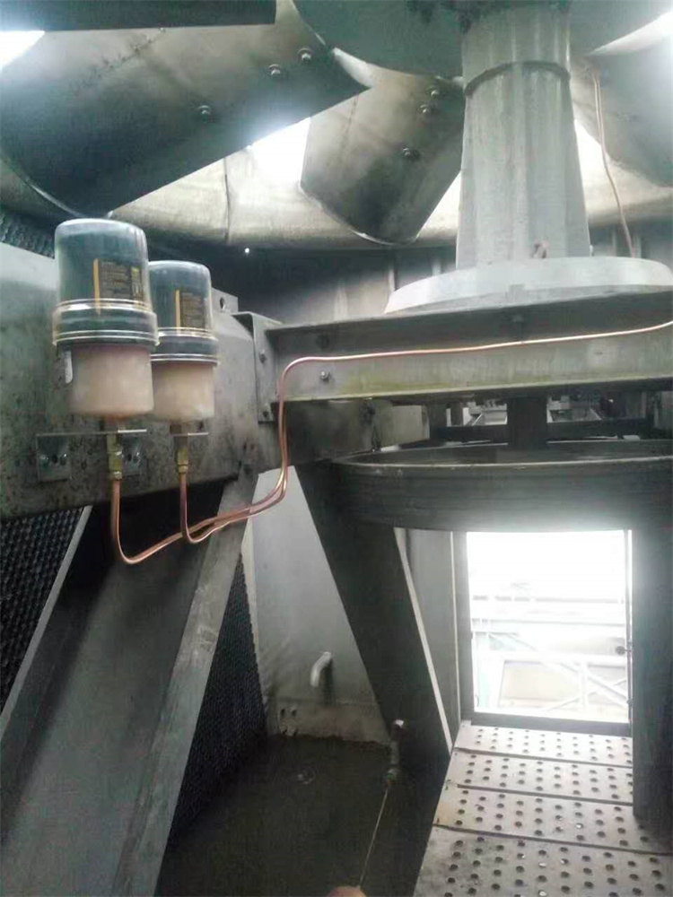 供应 Easylube 钢厂水泵自动加脂器 油杯