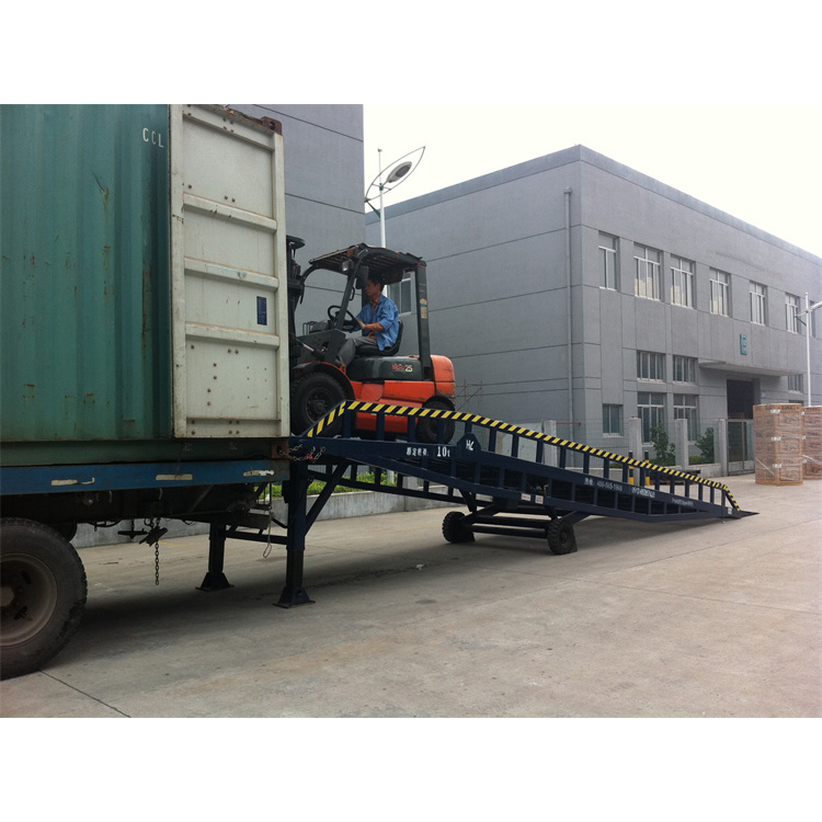 液压式移动登车桥 叉车装卸货平台