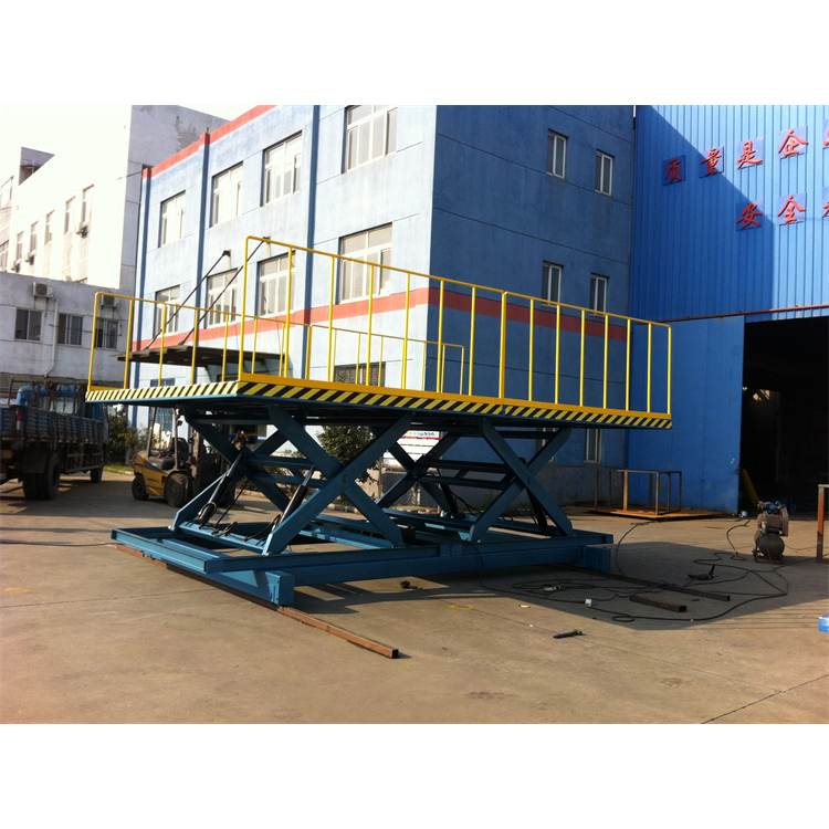 剪叉式升降平台 电动液压升降货梯