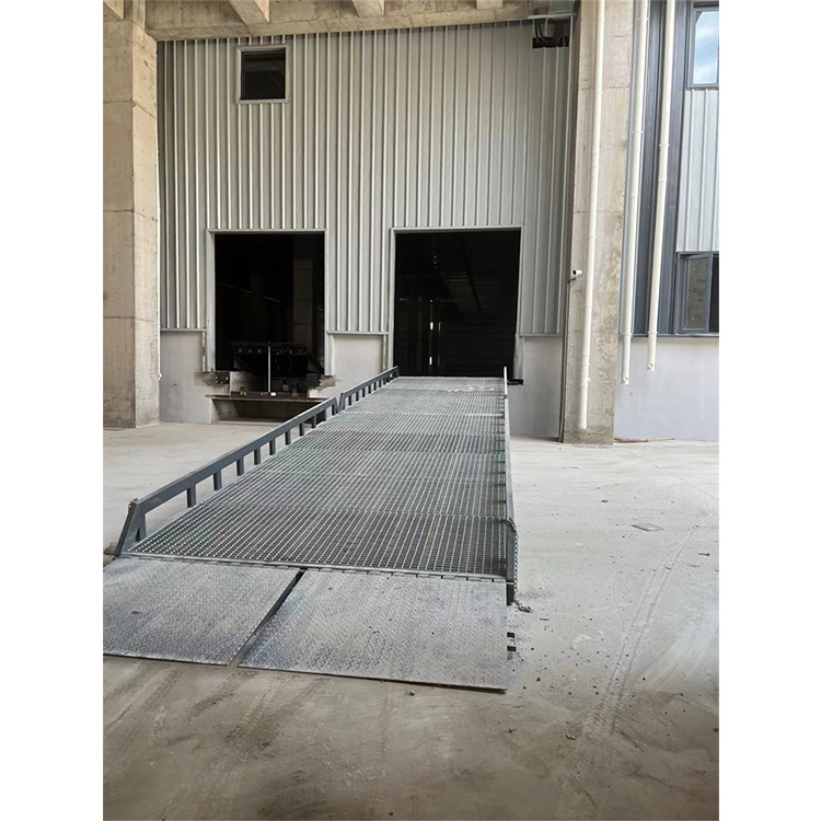 叉车坡道 加长款移动式登车桥 液压升降登车平台