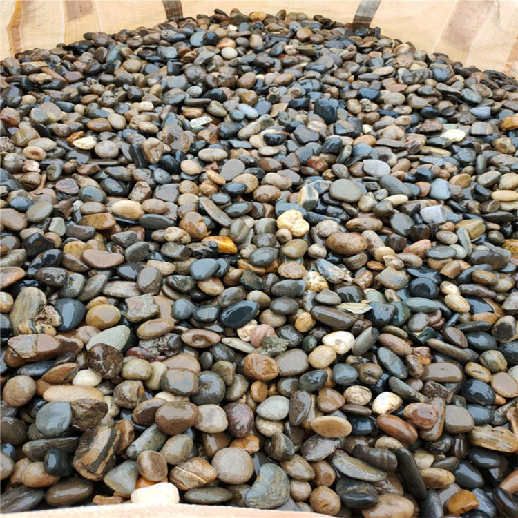 五彩卵石湖泊用鹅卵石