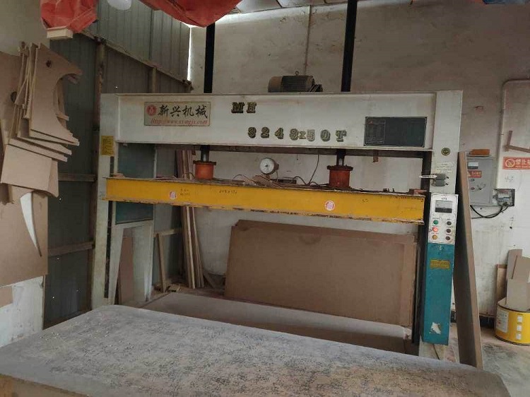 回收转让二手木工冷压机 二手木工机械各品种齐全 金梧桐机械