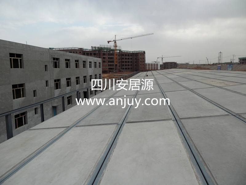 钢边框保温隔热轻型板