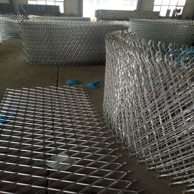 钢板网新疆钢板网新疆菱形网生产厂家质量保证报价迅速