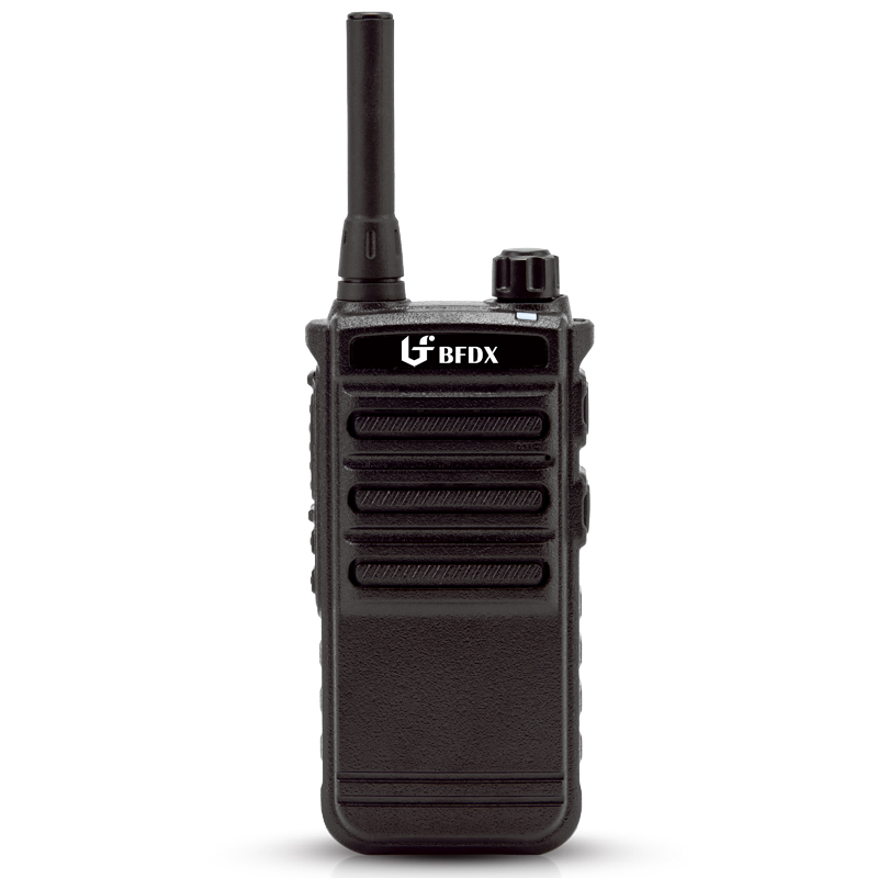 4G全网通公网集群对讲机 配备5200mAh大容量电池