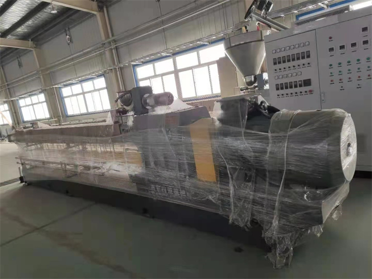 南京棉亚75B同向三螺杆造粒机