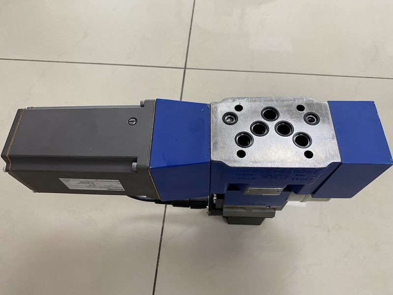 力士乐 液压元件 4WRGE10V1-100P-1X315G24ETK31A1WC152M