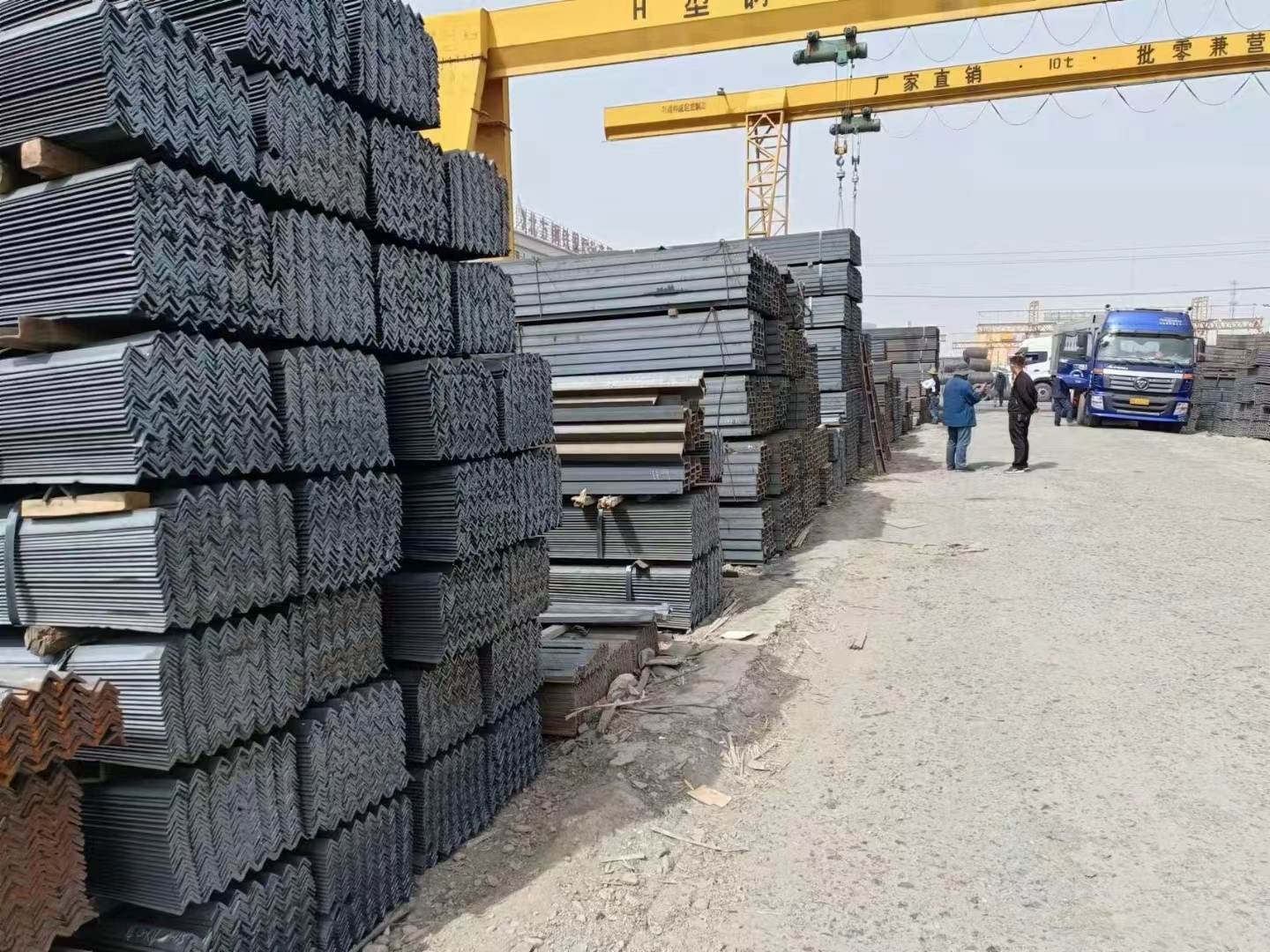 八钢生产Q235B型材工字钢