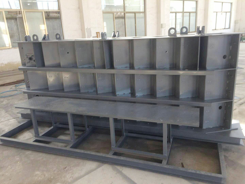 楼梯踏步模具 工厂直供 精确尺寸设计 耐用钢材制造 易于脱模 高效施工