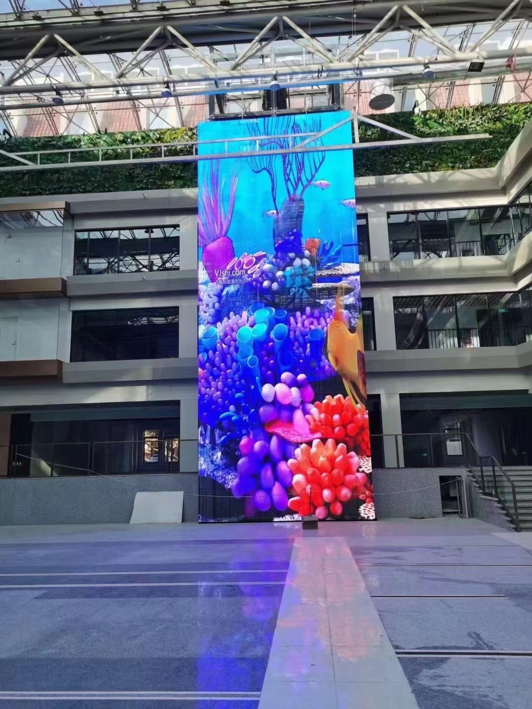 透明LED显示屏 (1)