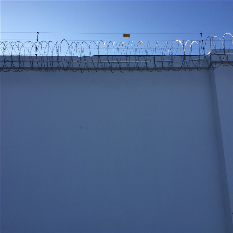 刺刀圈防腐耐用  刀片刺绳  蛇腹形（型）刀刺网