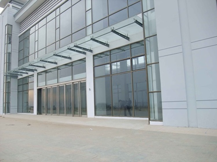 远洋恒大 出入口玻璃雨棚 钢构玻璃雨棚