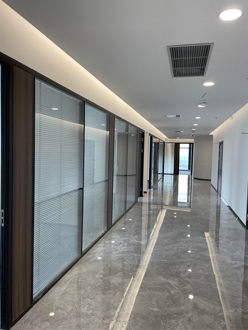 一半墙一半玻璃隔断 防火玻璃隔断 远洋恒大