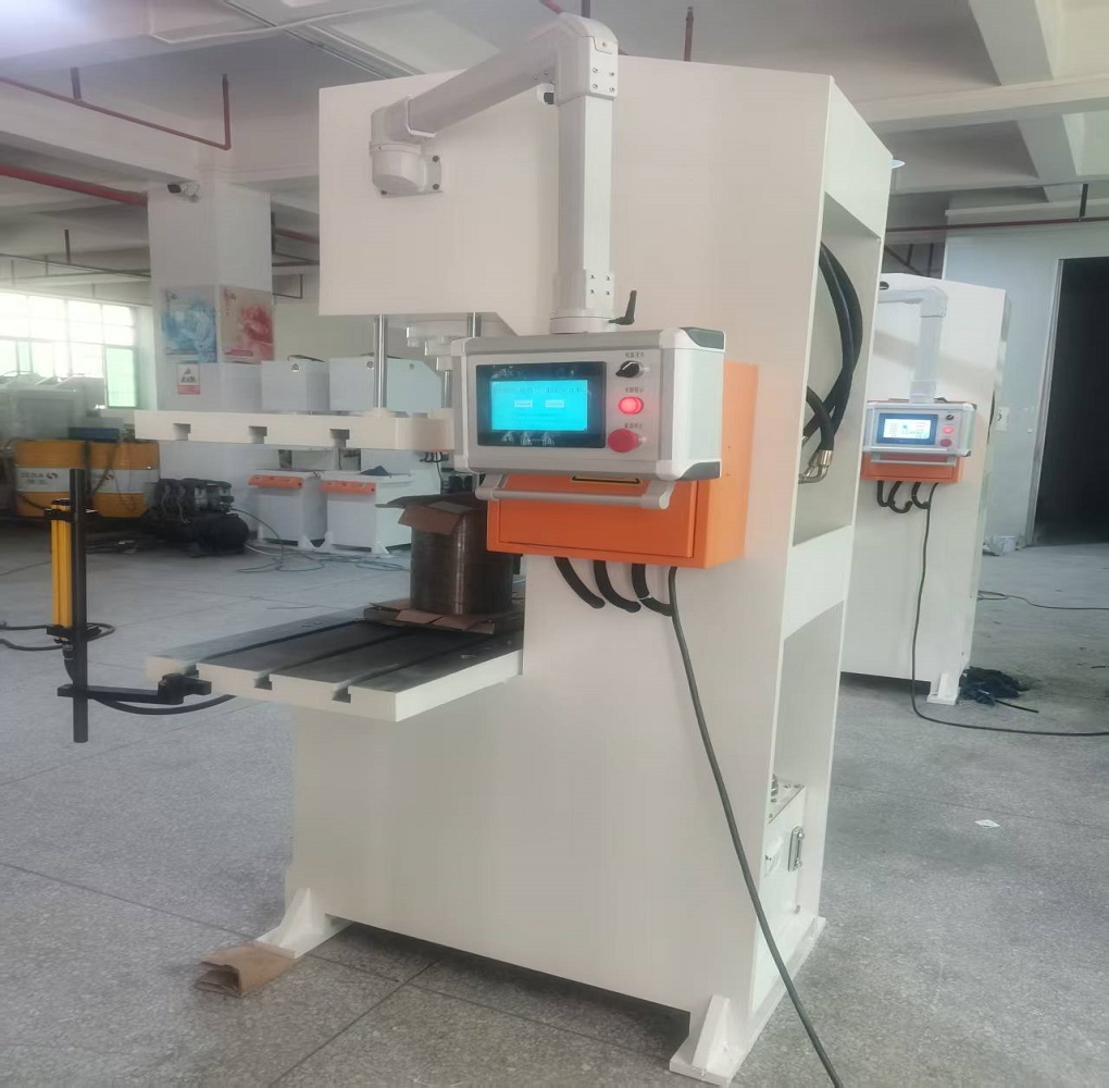 单柱液压机 大台面形结构品类优越