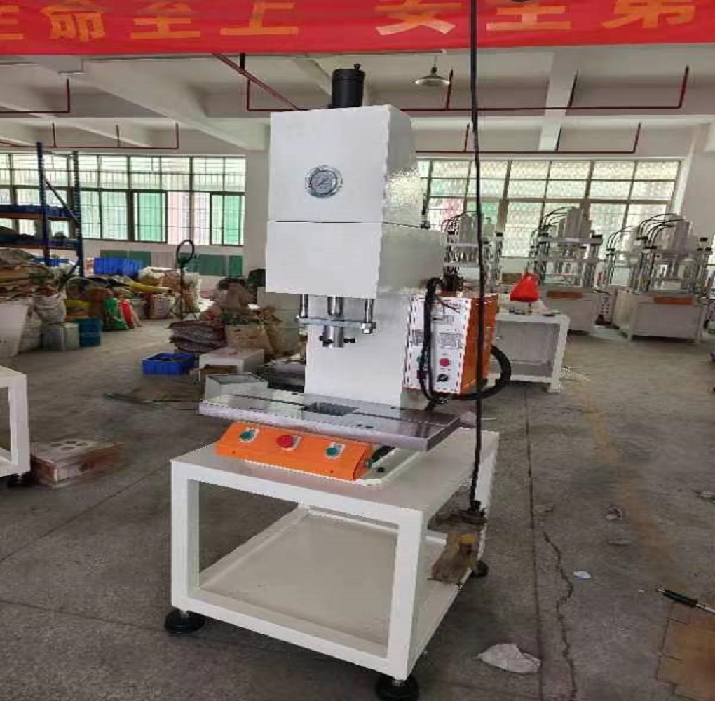 方天牌FT103油压机 小型单柱桌面工作台宽 空间操作方便