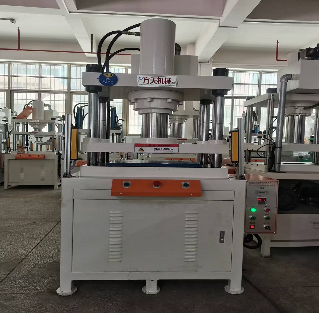 四柱压力机 非标定制小型大台面用处广泛