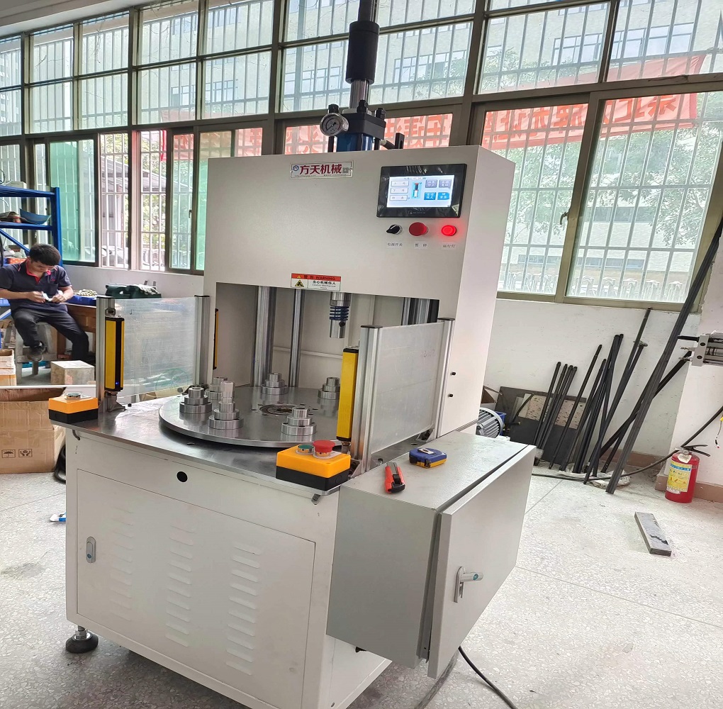 转盘液压机 多工位设计一键启动操作