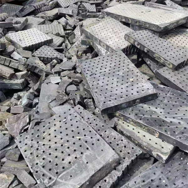 福鑫碳素 高价回收废旧石墨电极 24小时上门服务随时致电