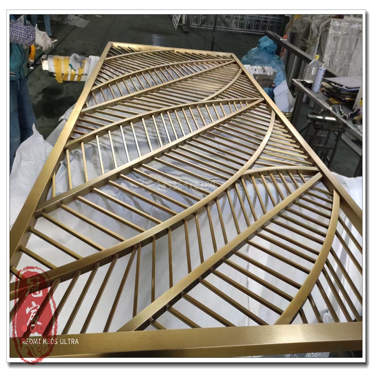室外装饰廊架隔断不锈钢背景墙烤漆不锈钢金属镂空造型格栅实物图