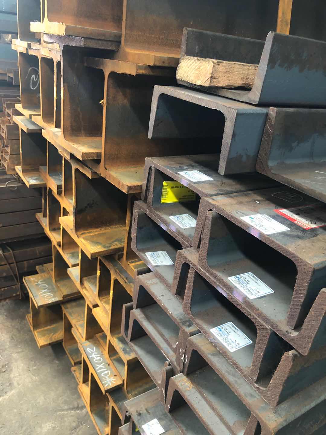 佛山钢贸贸易现货出售澳标槽钢PFC系列PFC300X90  材质G300/G350级别