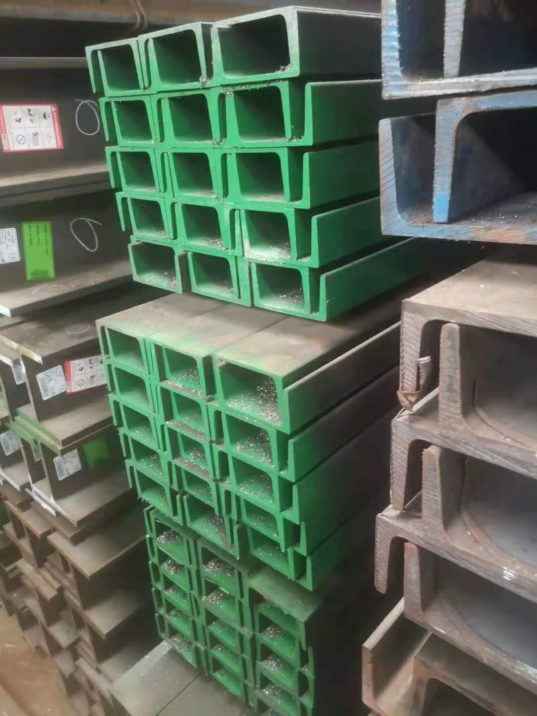佛山钢贸贸易现货出售日标槽钢180x75x7x10.5  材质SS400级别